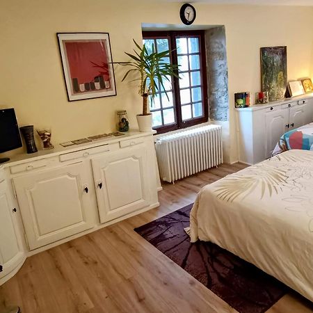 Thiviers La Fontaine Du Mas B&B 외부 사진