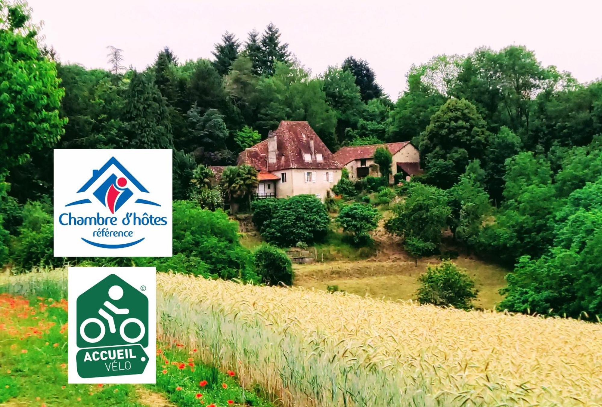 Thiviers La Fontaine Du Mas B&B 외부 사진